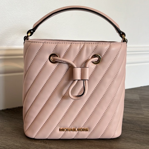 NWOT Michael Kors Suri Crossbody - Picture 2 of 5